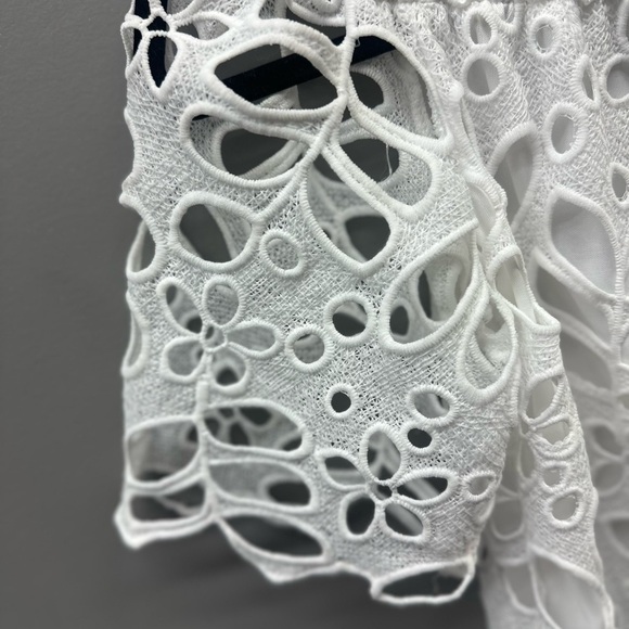 PrettyGarden White Off-Shoulder Lace Dress size M <<19>> - Picture 6 of 8
